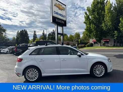 Used 2018 Audi A3 e-tron Premium Plus w/ Technology Package FWD image 1