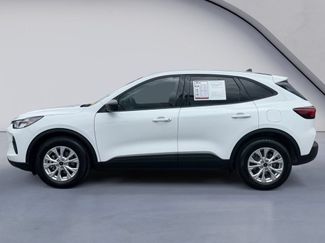 Used 2025 Ford Escape Active FWD video 2