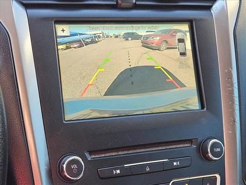Used 2017 Ford Fusion SE w/ Fusion SE Technology Package image 13