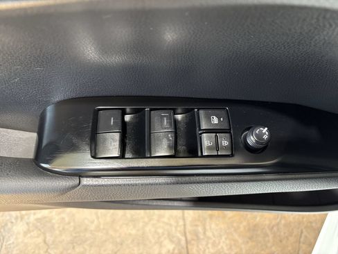 Used 2025 Toyota Camry SE w/ Convenience Package FWD image 13