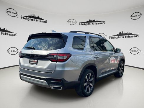 Used 2023 Honda Pilot Touring image 8