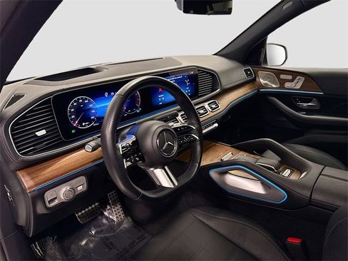 Certified 2025 Mercedes-Benz GLS 450 4MATIC image 9