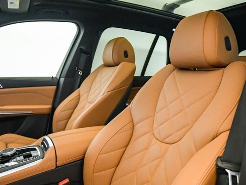 Certified 2024 BMW X5 xDrive40i w/ Premium Package AWD/4WD image 18