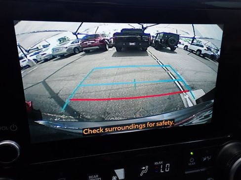 Used 2024 Toyota Highlander XLE AWD/4WD image 26