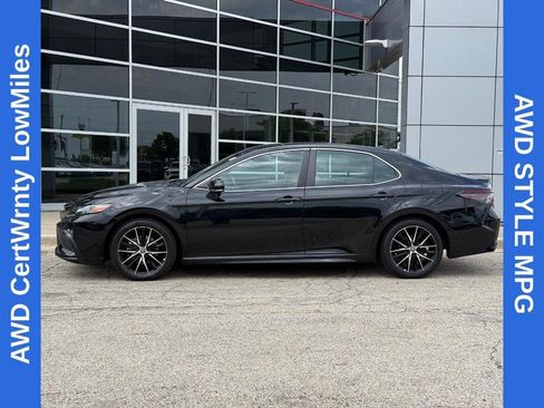 Used 2024 Toyota Camry SE AWD/4WD image 6