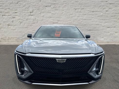New 2025 Cadillac Lyriq Luxury image 2