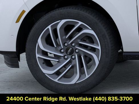 New 2026 Lincoln Navigator L Reserve AWD/4WD image 19