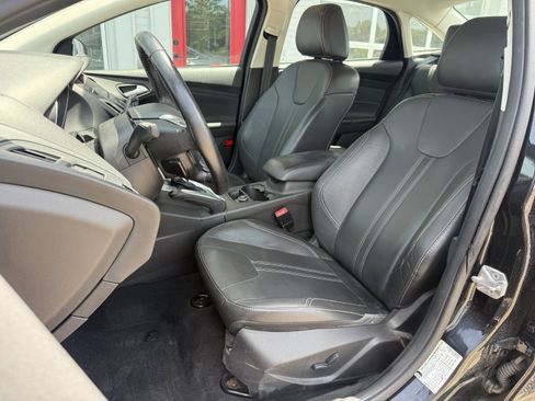 Used 2013 Ford Focus SE FWD image 13
