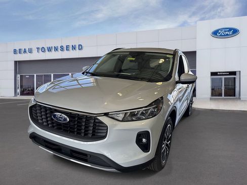 New 2026 Ford Escape SE image 2