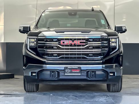 Used 2025 GMC Sierra 1500 SLT AWD/4WD image 8
