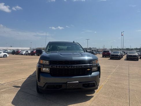 Used 2020 Chevrolet Silverado 1500 Custom w/ Custom Value Package RWD image 4