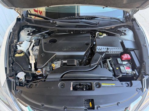Used 2017 Nissan Altima 2.5 SR FWD image 34