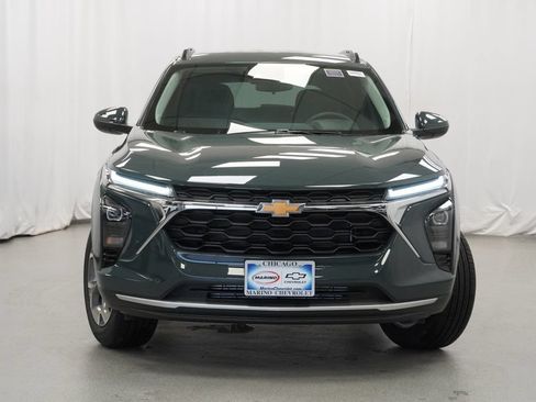 New 2026 Chevrolet Trax LT w/ Driver Confidence Package FWD image 32