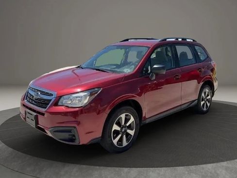 Used 2018 Subaru Forester 2.5i w/ Alloy Wheel Package AWD/4WD image 2