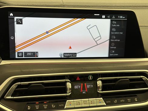 Used 2022 BMW X7 xDrive40i w/ M Sport Package AWD/4WD image 17