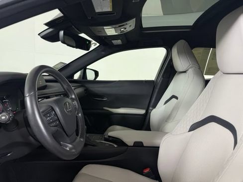 Used 2022 Lexus UX 200 w/ Premium Package FWD image 20