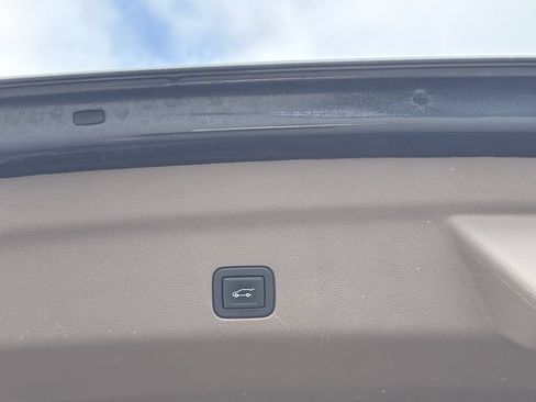Used 2021 GMC Yukon Denali w/ Denali Premium Package AWD/4WD image 11