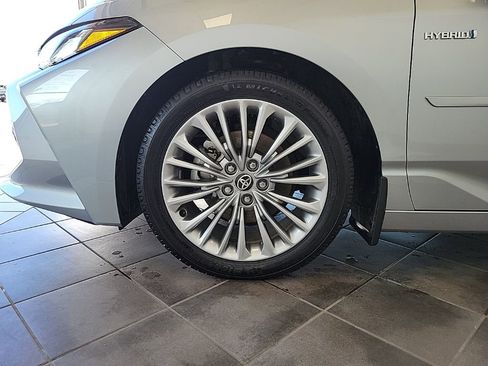 Used 2021 Toyota Avalon Limited w/ Advanced Safety Package image 17