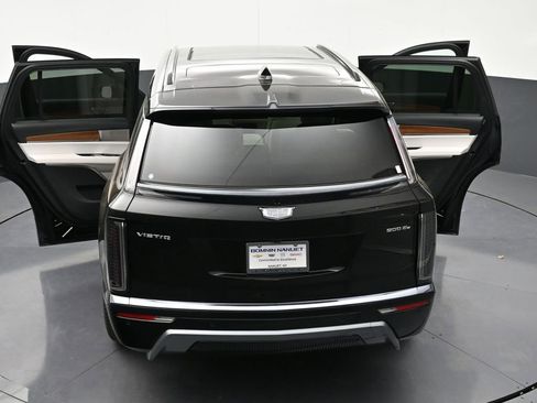 Used 2026 Cadillac Vistiq Luxury AWD/4WD image 37
