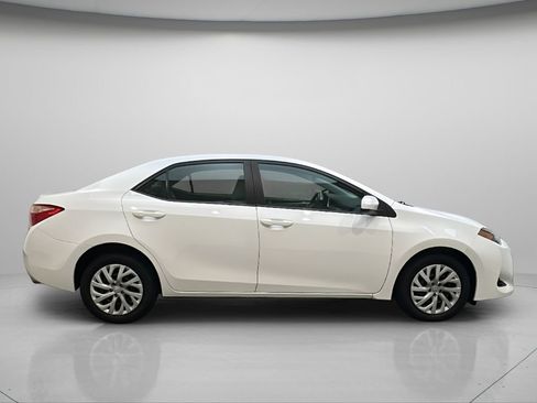 Used 2017 Toyota Corolla LE w/ Carpet Mat Package (TMS) FWD image 7