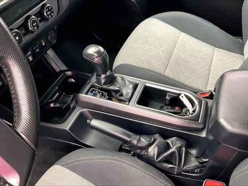 Used 2020 Toyota Tacoma TRD Off-Road image 17