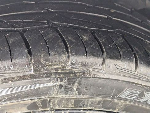 Used 2017 Toyota Prius Four image 9