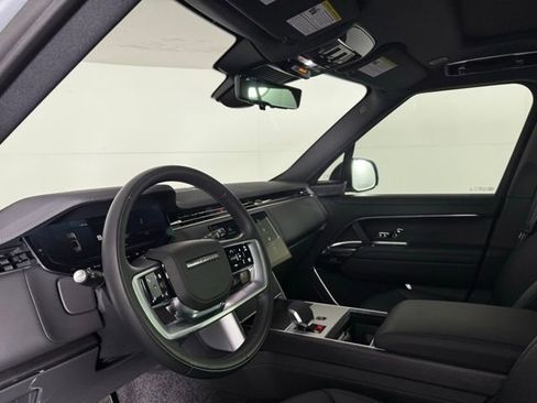 New 2025 Land Rover Range Rover SE image 6
