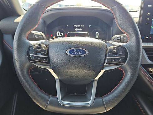 Used 2025 Ford Explorer ST-Line image 18
