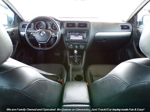 Used 2015 Volkswagen Jetta SE image 29