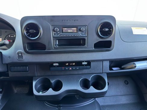 Used 2023 Mercedes-Benz Sprinter 2500 image 20