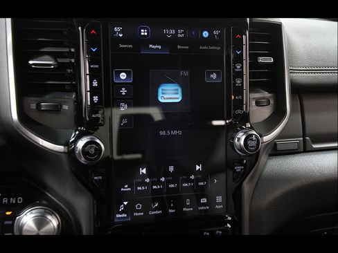 Used 2023 RAM 1500 Laramie AWD/4WD image 10