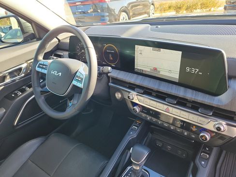 Certified 2024 Kia Telluride SX image 8