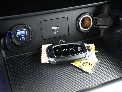 Used 2023 Hyundai Kona SEL w/ Winter Weather Package image 16