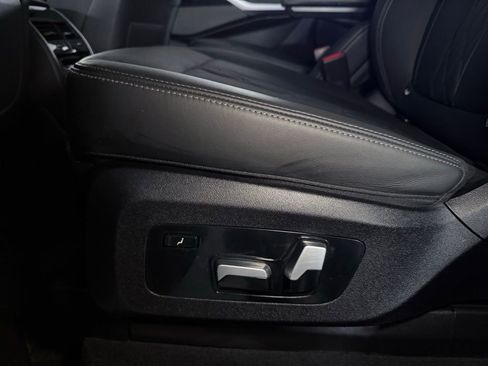 Used 2022 BMW X7 M50i image 24
