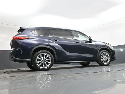 Used 2023 Toyota Highlander Limited FWD image 42