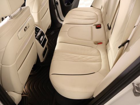 Used 2024 BMW X5 xDrive40i w/ Executive Package image 13