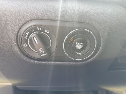 Used 2022 Maserati Levante GT image 24