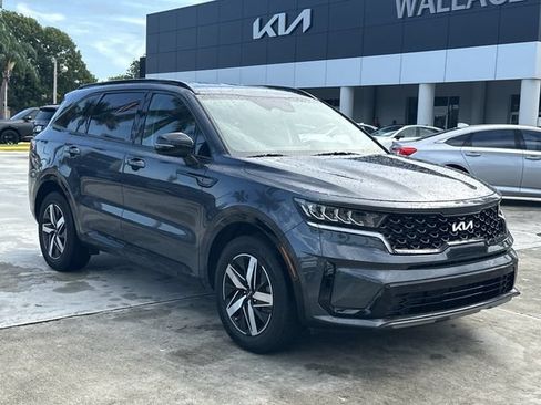 Certified 2023 Kia Sorento S FWD image 4