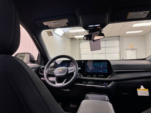 New 2026 Chevrolet Equinox LT w/ LPO, Floor Liner Package image 21