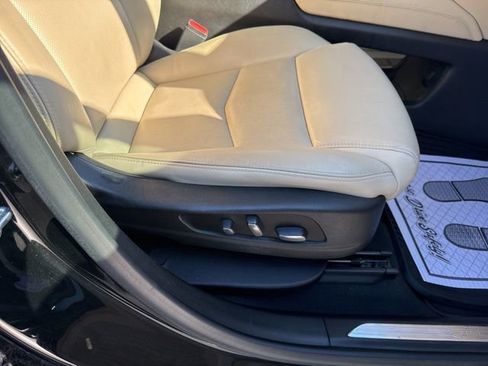 Used 2018 Cadillac XT5 Luxury w/ Driver Awareness Package FWD image 16
