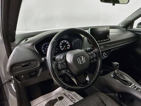 Used 2025 Honda HR-V Sport image 9