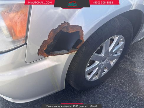 Used 2012 Chrysler Town & Country Touring-L w/ Entertainment Group #2 image 26