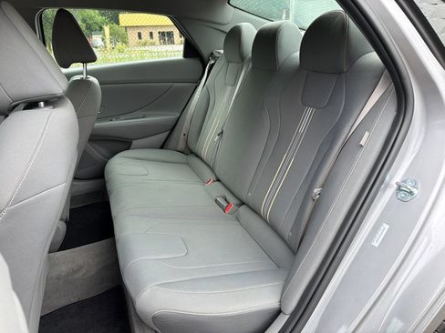 Used 2025 Hyundai Elantra Sport FWD image 18