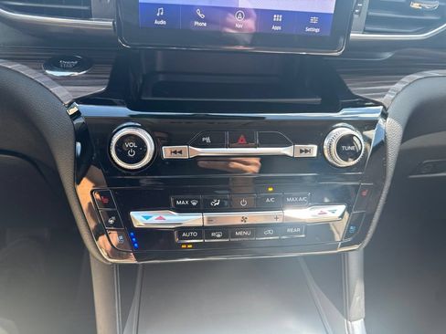 Certified 2023 Ford Explorer Limited w/ Equipment Group 301A AWD/4WD image 8