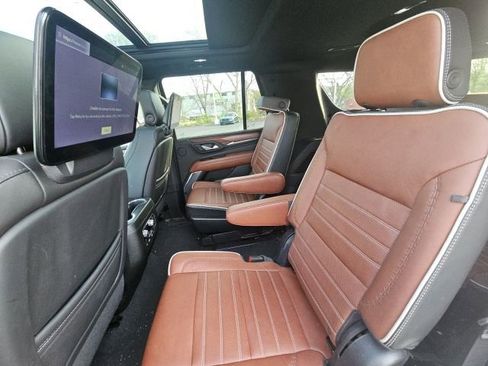 Used 2023 GMC Yukon Denali Ultimate image 33