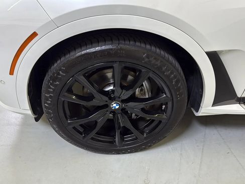 Used 2023 BMW X7 xDrive40i w/ M Sport Package image 35