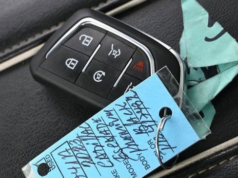 Used 2023 Cadillac Escalade Premium Luxury image 34