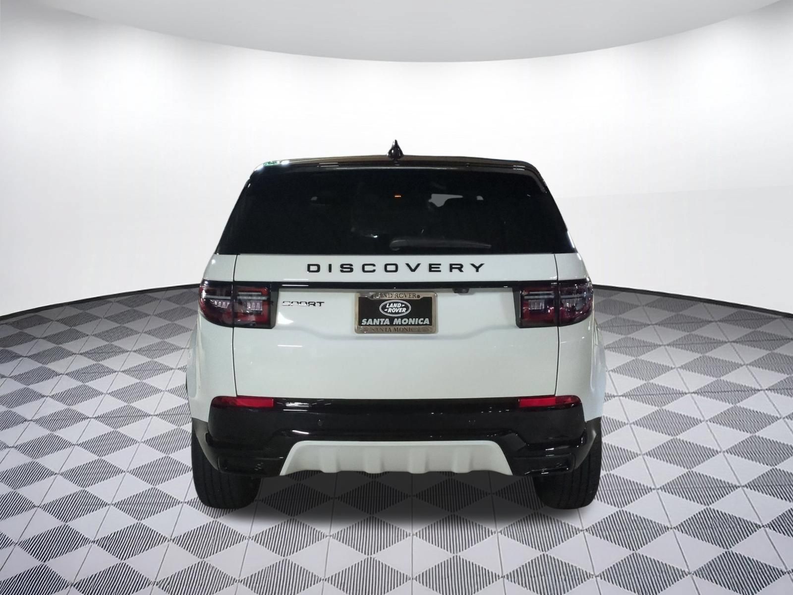 New 2026 Land Rover Discovery Sport Landmark AWD/4WD image 4