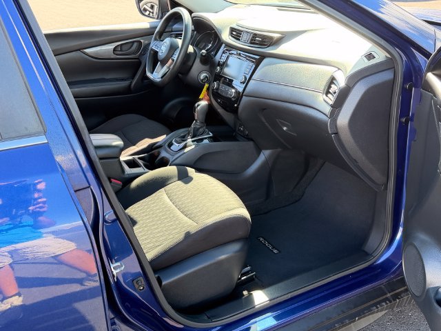 Used 2020 Nissan Rogue S FWD image 25