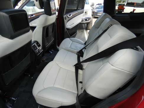 Used 2019 Mercedes-Benz GLS 550 4MATIC image 60